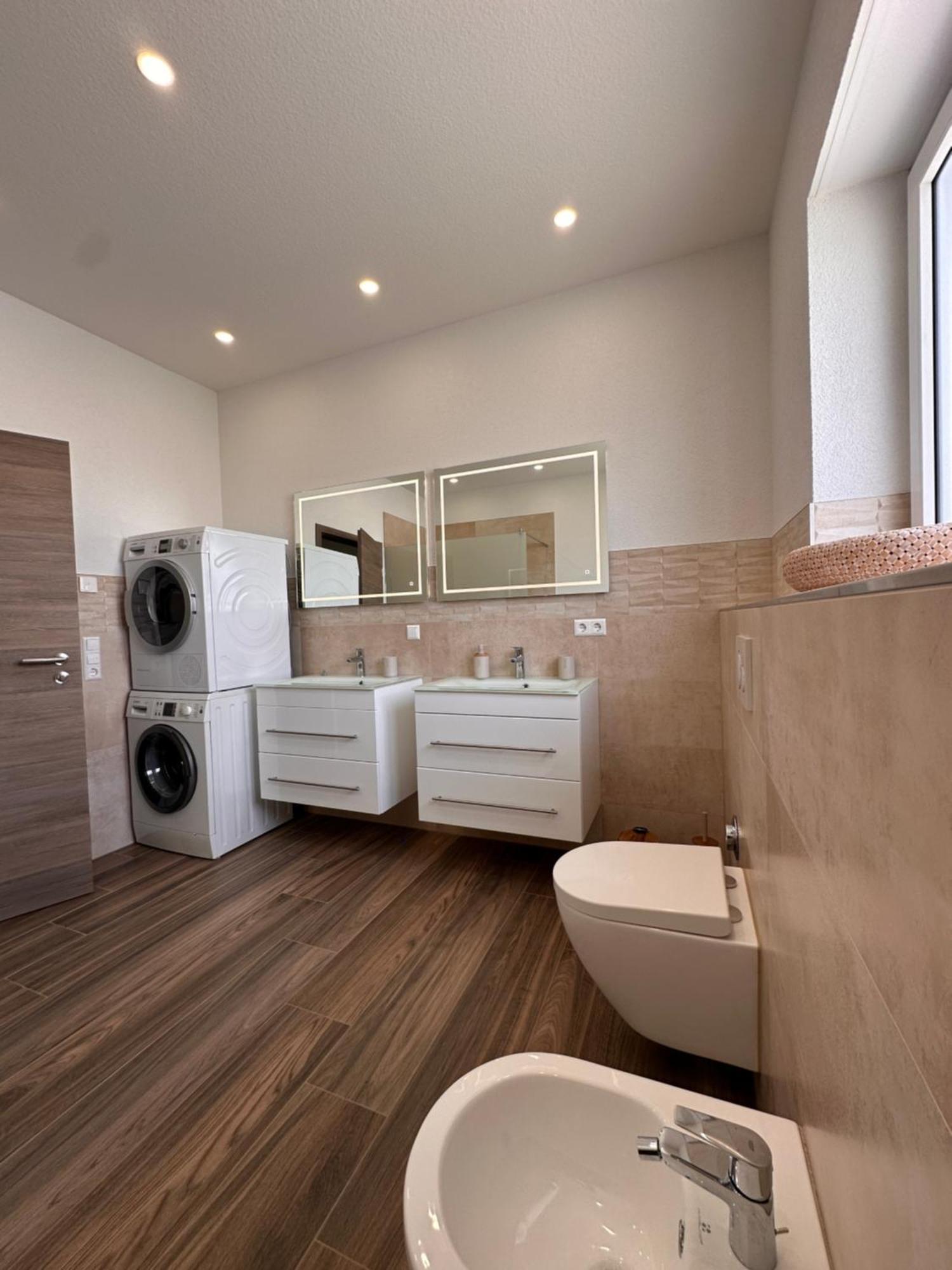 Amao-Obsidian I 120Qm I Elegantes Business- & Familienapartment I 3 Schlafzimmer I Kingsize Betten Schwanau Kültér fotó