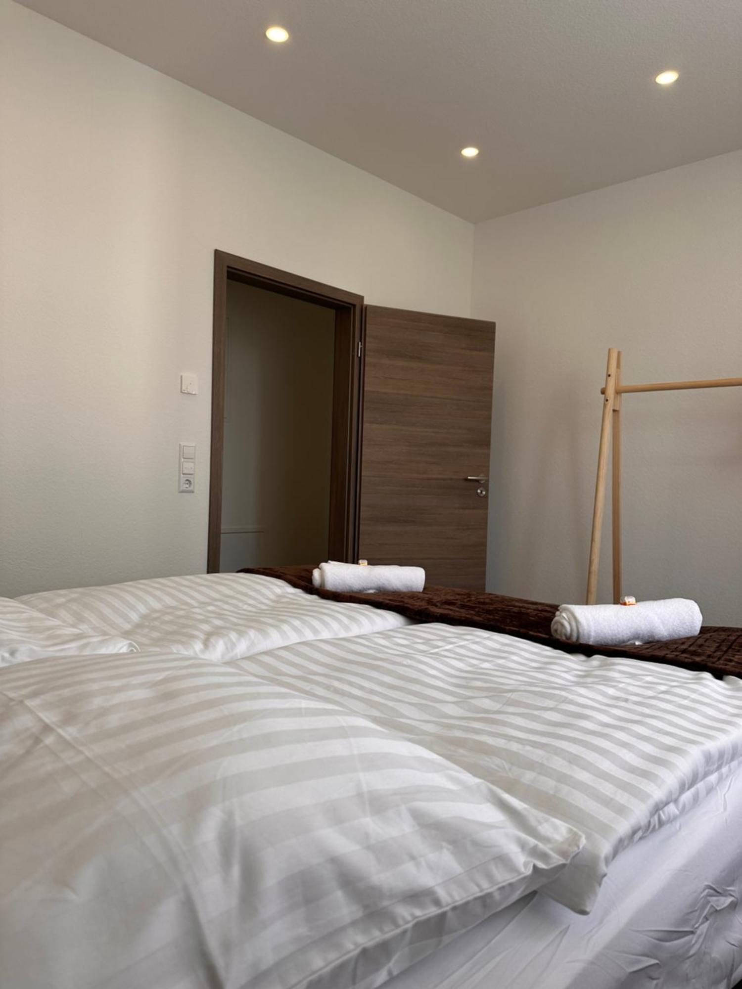 Amao-Obsidian I 120Qm I Elegantes Business- & Familienapartment I 3 Schlafzimmer I Kingsize Betten Schwanau Kültér fotó